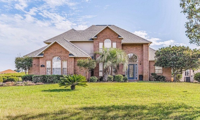Gulf Breeze House | Tiger Point Paradise - Pool Home Near Beach & Golf