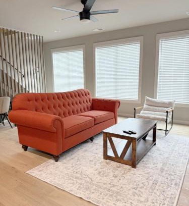 Easley House | Tigers Friends! 18 mls to Clemson, 737 mls to NYC