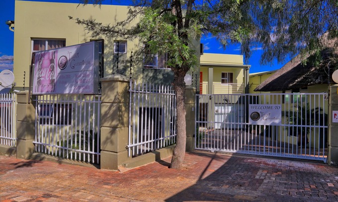 Windhoek West Bed & Breakfast | Tilla's Guesthouse