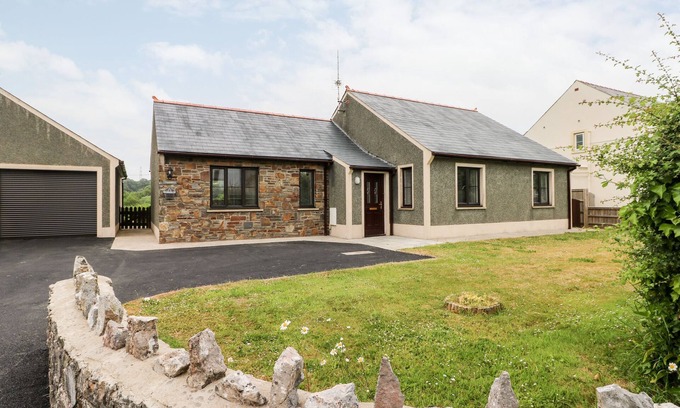 Tenby Cottage | TIMARU, with a garden in Lamphey