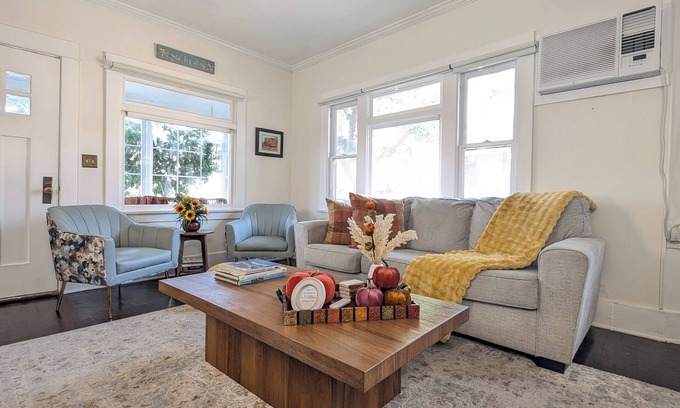 Alamitos Beach House | Timeless Charm by the Coast – Vintage Beach Bungalow