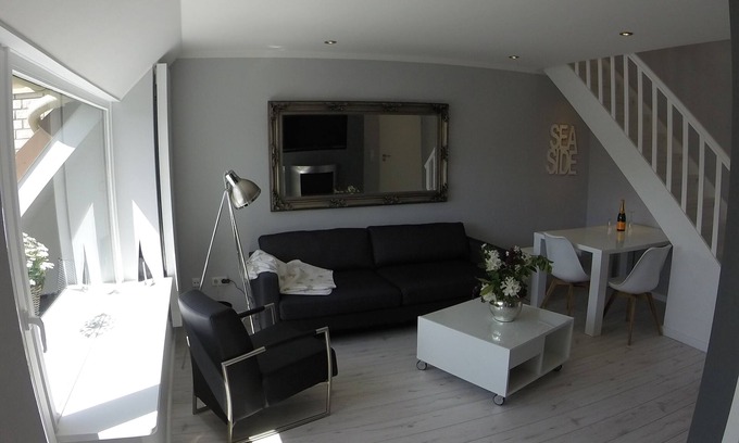 Timmendorfer Strand Apartment | Timmendorfer Strand Seaside 60sqm balcony 80m to the beach WIFI TOP equipped