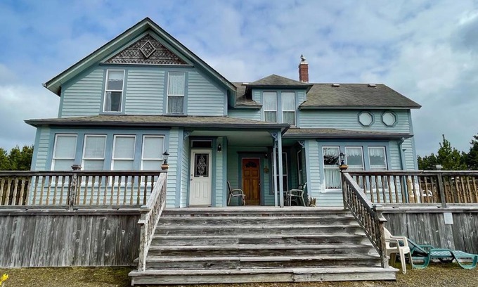 Long Beach House | Tinker House Cottage