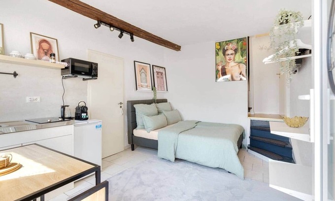 Neuwied Apartment | Tiny apartment with spacious terrace on the Rhine