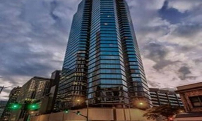 Downtown Honolulu Condo | Tiny Condo with Tiny Price For Single! Free Parking/Great Location