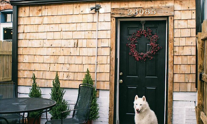 Gravois Park Apartment | Tiny Cottage - Big Loft