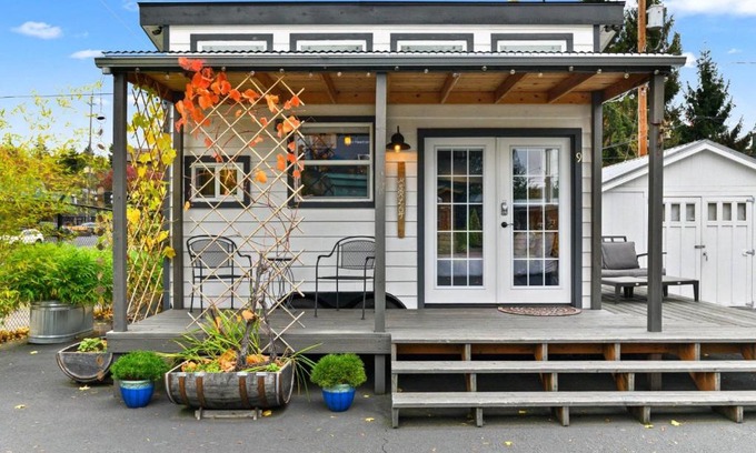 Kerns House | Tiny Digs Merlot House
