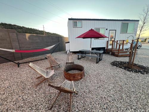Apple Valley House | Tiny Home Lodge Near Zion National Park Breathtaking Views