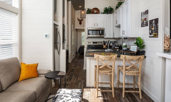 Upward House | Tiny House in GATED COMMUNITY 7 NIGHT MINI.