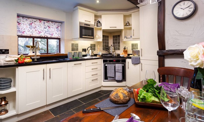 Crosthwaite Cottage | Tipsy Gin Cottage