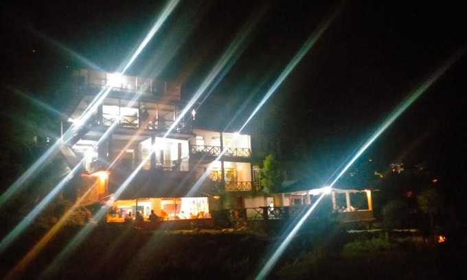 Banjar Hotel | Tirthan Valley Cottages with River View by Sneha Resort Near Great Himalayan National Park