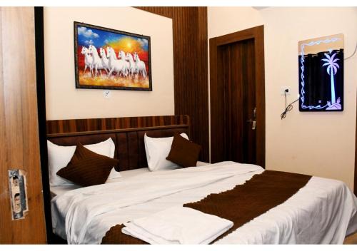 Chhatarpur Hotel | Tirupati Balaji Inn Bageshwar Dham