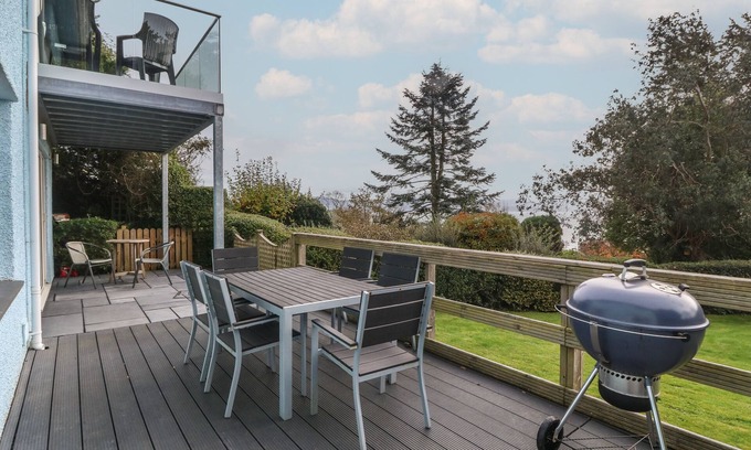 Criccieth Cottage | TIRWYDDAN, family friendly, country holiday cottage in Criccieth