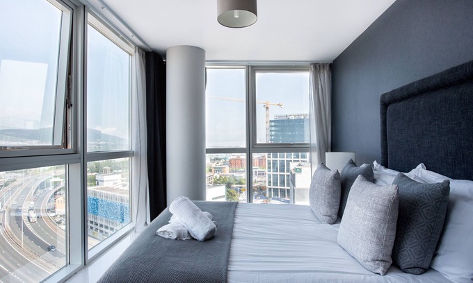 Cathedral Quarter Condo | Titanic & City Views, Ultra Luxury City Parking