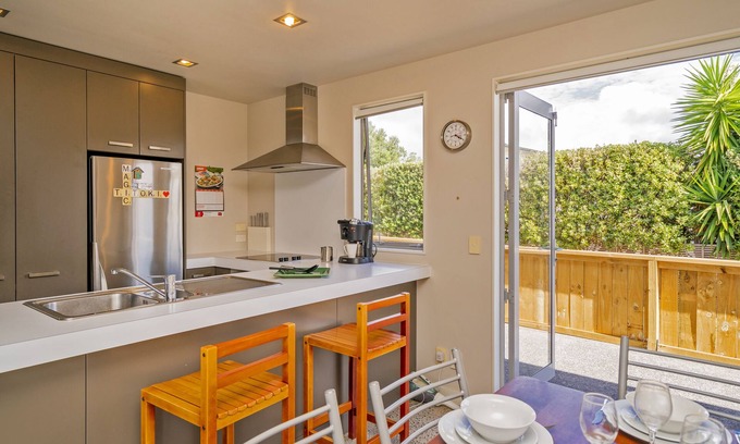 Matarangi Cottage | Titoki Magic - Matarangi Holiday Home