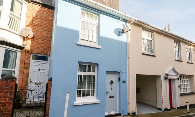 Weymouth House | TIVOLI COTTAGE, pet friendly, country holiday cottage in Weymouth