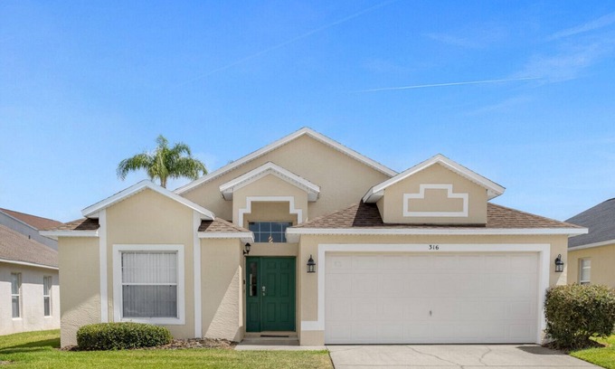 Tivoli Manor House | Tivoli Manor- peaceful 4bd with pool