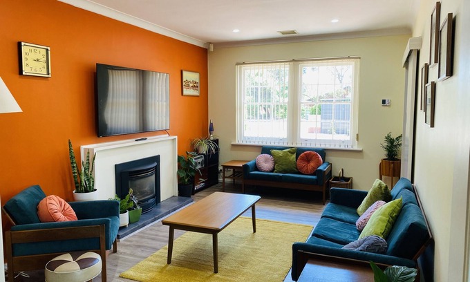 Novar Gardens House | TJ’s Retro Retreat between Glenelg and CBD