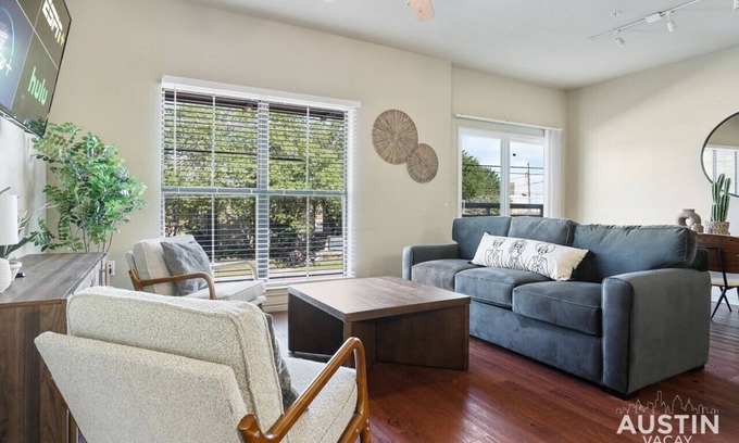Brentwood Apartment | TNC Combined (205+206)