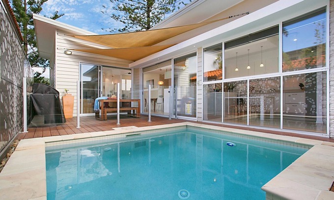 Mermaid Beach House | Tobys Beach House - Executive-style beach house has everything you need within easy reach