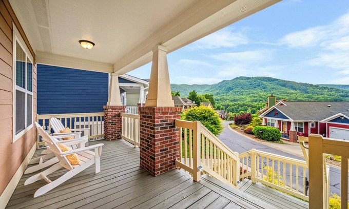 Swannanoa House | Toddler Friendly Mountain Views at Barley Bungalow AVL