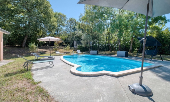 Maurens House | Toit Pour Vous - Relaxing Getaway in the Village with Garden and Pool