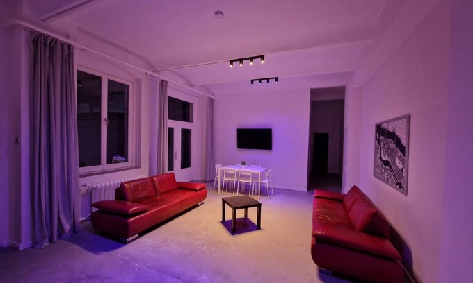 Stadtmitte Apartment | Tolstov Apartments - 300m2 Loft with 7 Rooms - 15 Min Messe DUS & Old Town DUS