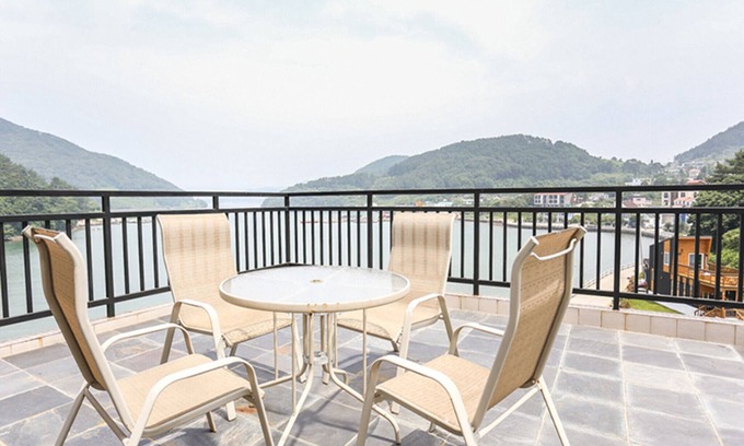 Yanghwa House | Tongyeong Slobbie Guest House