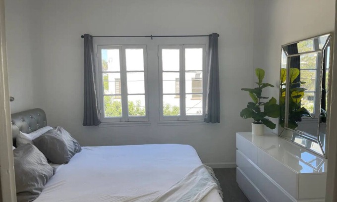 Pico - Robertson Apartment | Top, best location & updated home in LA
