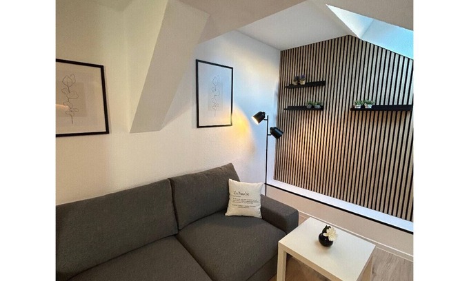 Alt-Muhlburg Apartment | Top-floor hideaway for two in Karlsruhe-Mühlburg - APOLONIAliving