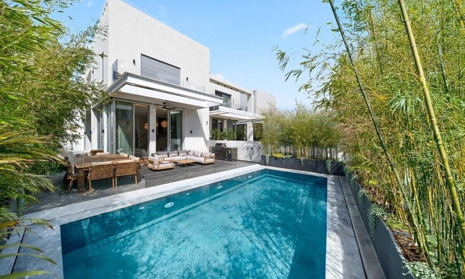 Herzliya Pituach Villa | Top Luxury Villa with Pool - 7BR