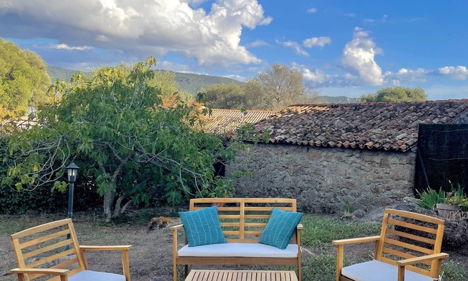 Serra-di-Ferro Apartment | Top of home, air conditioner, private entrance, private garden, parking