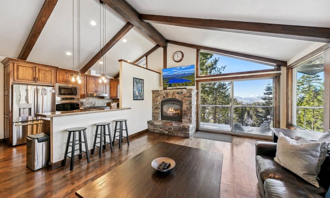 Tahoe Village House | Top of Kingsbury View Home 7BR,4BA,Spa, 5 To Ski