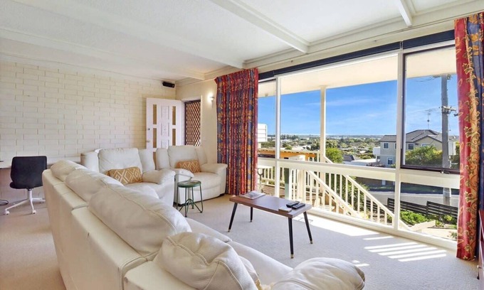 Ocean Grove House | Top of the Hill I Central Ocean Grove