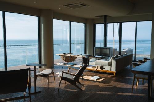 Sumoto House | TORIKKA Stay -海だけが見える宿-