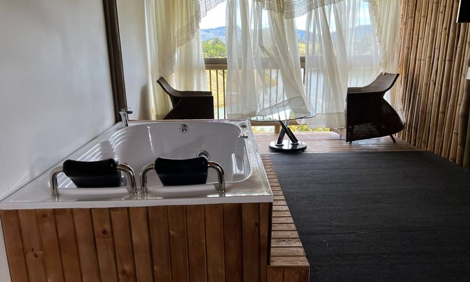 El Penol Cabin | Tornado Suite cabin with jacuzzi, overlooking the lake