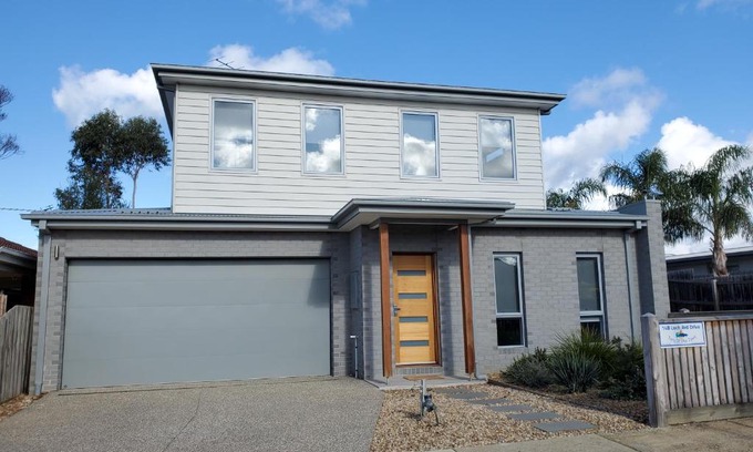 Torquay House | Torq of the Town!