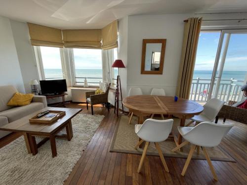 Ambleteuse Apartment | Tourmaline - Vue Mer & Fort - Confort & Evasion