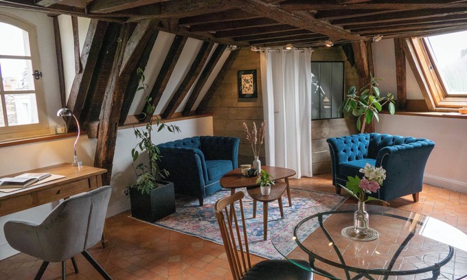 Downtown Angers Apartment | Toussaint Suite - Peaceful & authentic