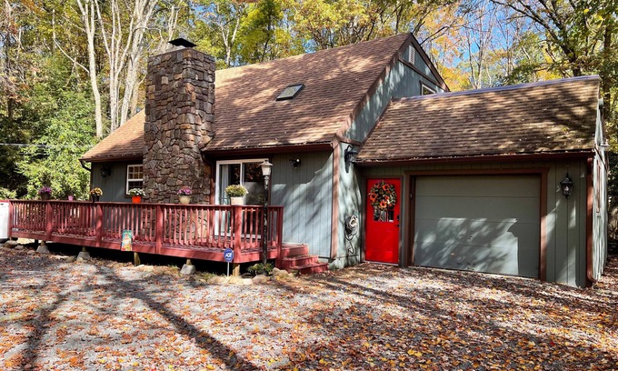 Albrightsville Cabin | Towamensing Trails- 15min from Jim Thorpe- Pets Allow🐈 Free. Sleep10