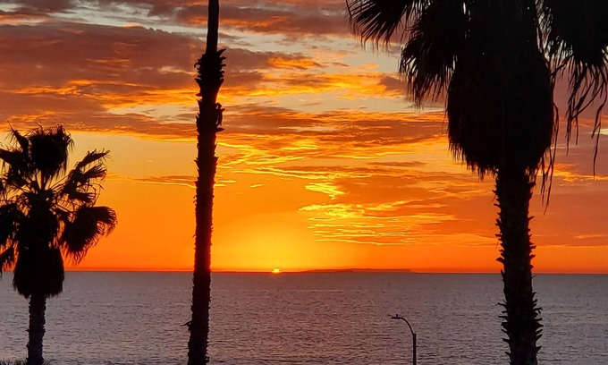 South Oceanside Apartment | Tower 6 3/4 Panoramic Ocean Views