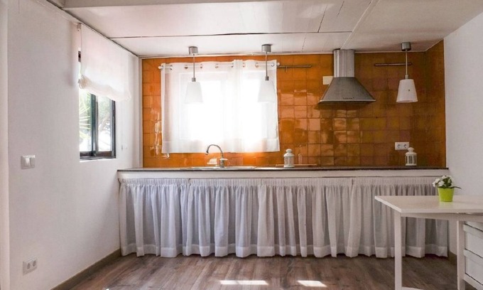 El Putget i Farro Apartment | Tower of the Secret Gardens