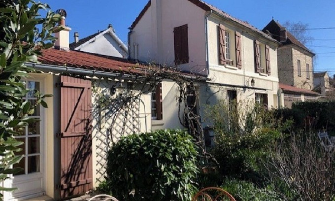 Coulommiers House | Town center house, single storey, nice private garden, terrace, private parking