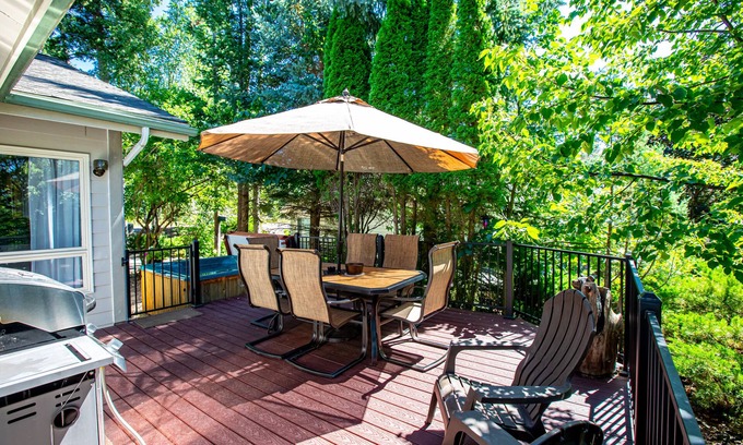 Columbia Falls House | Town Home with Hot Tub, Sleeps 6 in Meadow Lake Resort and Golf Course