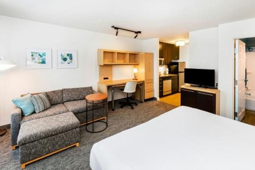 Broken Arrow Hotel | TownePlace Suites by Marriott Tulsa Broken Arrow