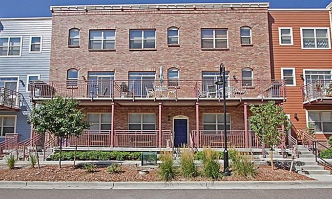 Arvada House | Townhome in Olde Town Arvada! 2 bedrooms and 2 full baths. Corporate Rental.