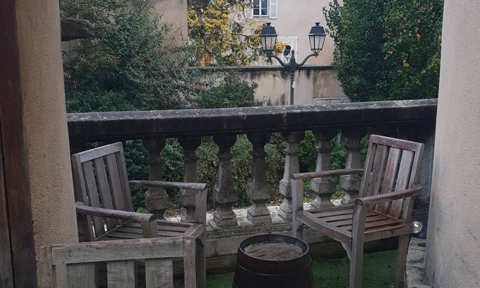 Saint-Amand-Montrond House | Townhouse In Saint-Amand-Montrond With Child Friendly, Security/Safety, Bedding/Linens