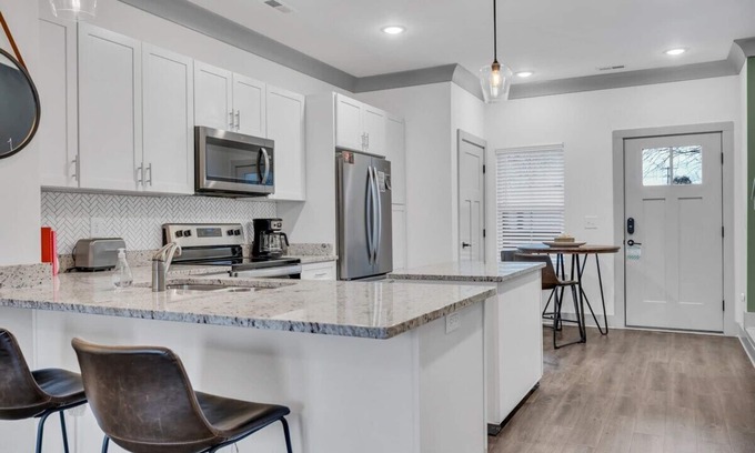 South Nashville House | Townhouse Near Downtown|Soccer Stadium| Melrose #E