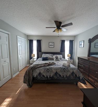 Winterville House | Townhouse near shopping/dining