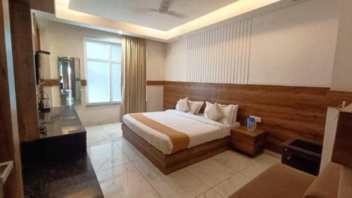 Katra Hotel | Townhouse Railway Road Katra Formerly The Amro